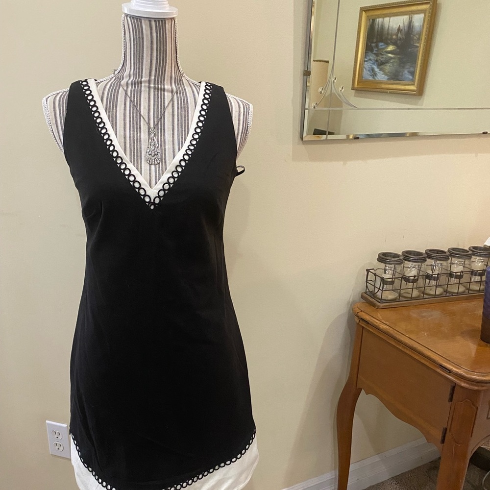 VINCE CAMUTO Linen V-neck Holiday black white dress womens size 2